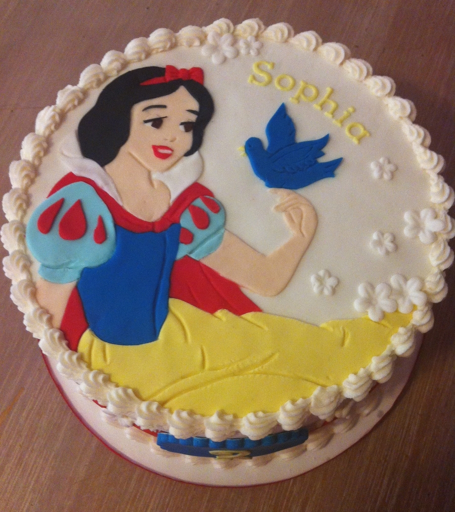 Snow White Birthday Cake