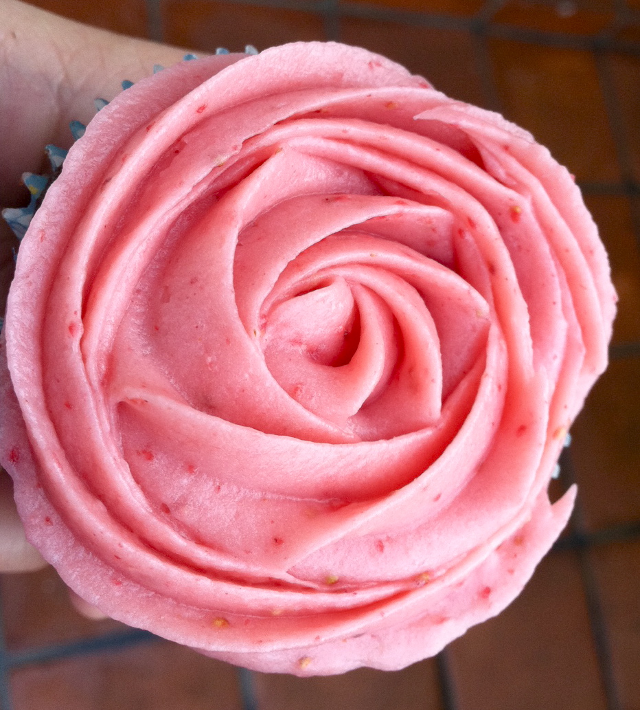Strawberry Cupcakes with Cream Cheese Frosting Strawberry Cupcakes with Cream Cheese Frosting
