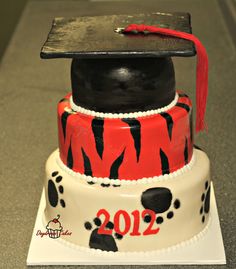 Tiger Paw Print Graduation Cake
