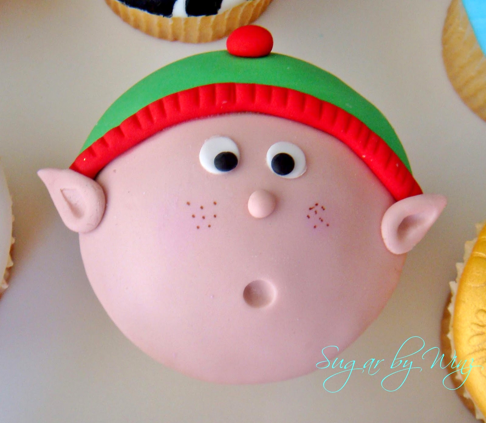 Creative and Easy Christmas Cupcakes