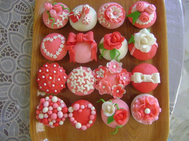Fondant Covered Cupcakes Fondant Covered Cupcakes