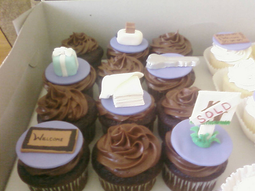 House Warming Cupcake Ideas House Warming Cupcake Ideas