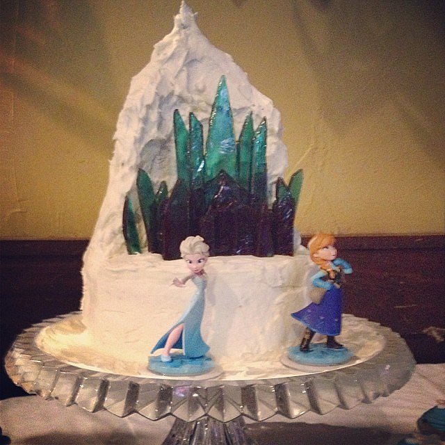 Ice Castle Cake: Elsa Ice Castle Cake: Elsa