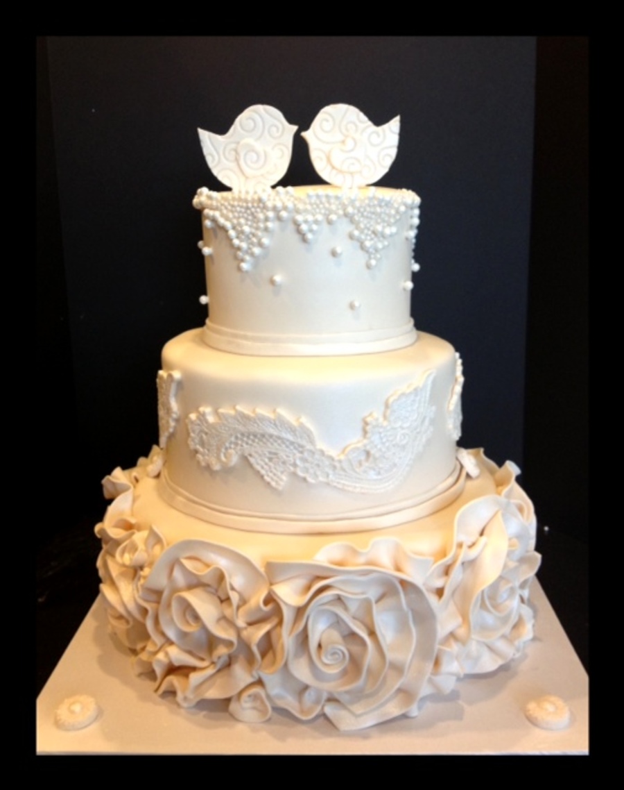 Love Bird Wedding Cake