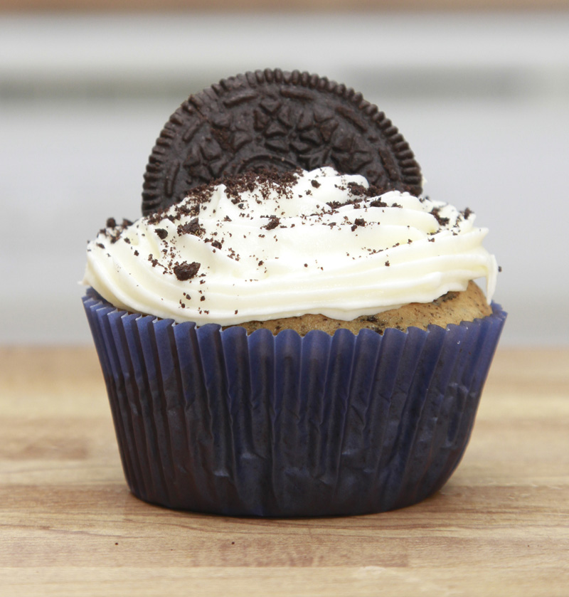 Oreo Cupcakes with Cream Cheese Icing Oreo Cupcakes with Cream Cheese Icing