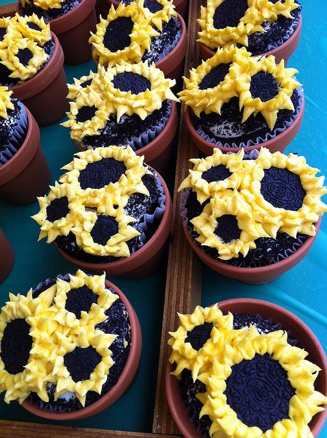 Oreo Sunflower Cupcakes Flower Pots