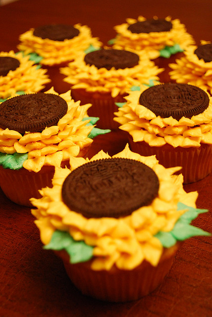 Sunflower Cupcakes with Oreos