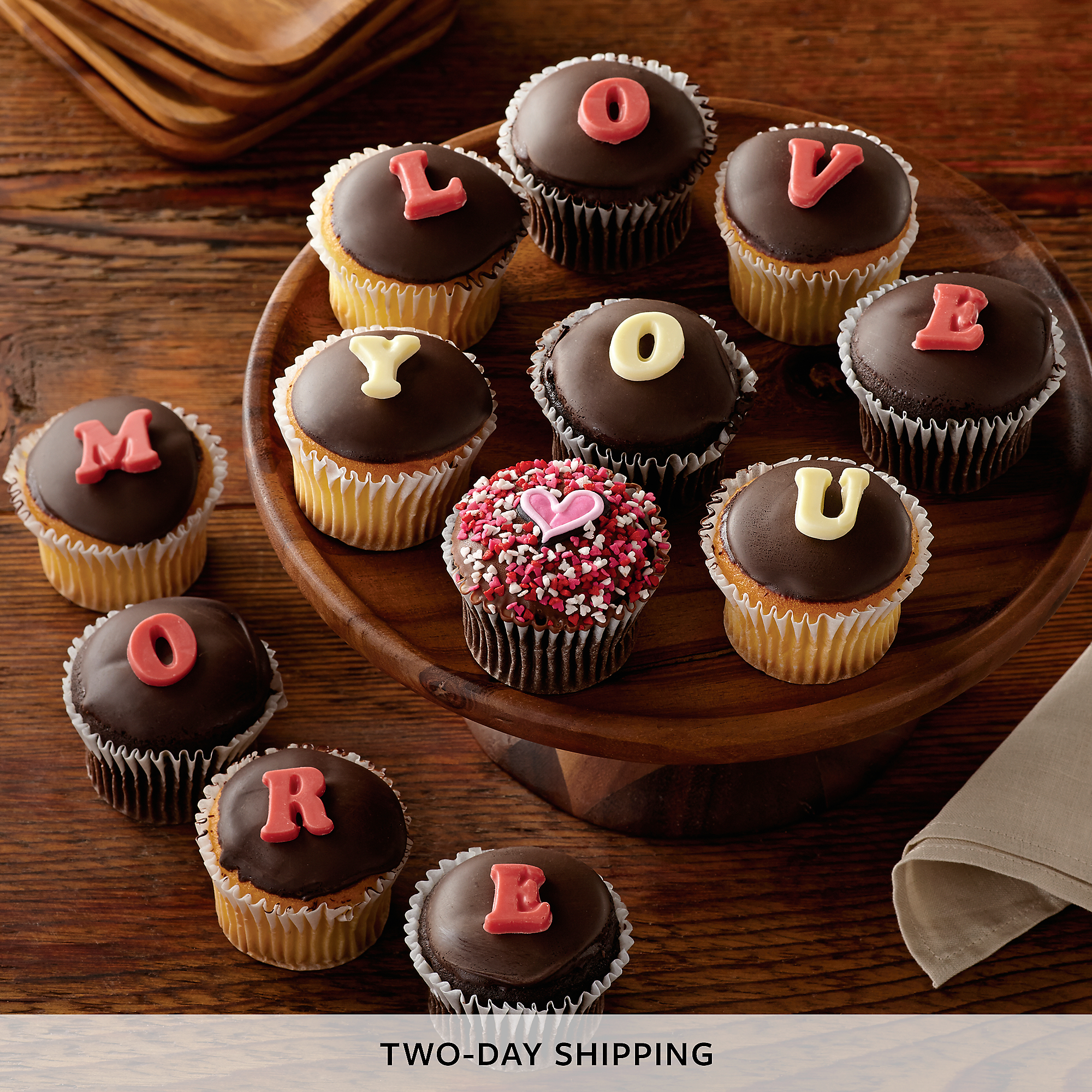 Valentine's Day Chocolate Cupcakes Valentine's Day Chocolate Cupcakes