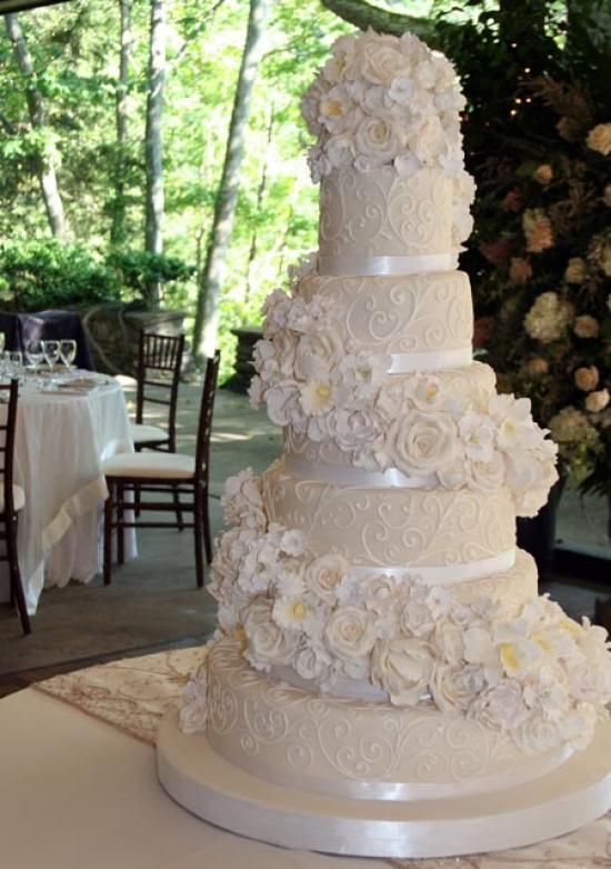 Wedding Cake with White Flowers Wedding Cake with White Flowers