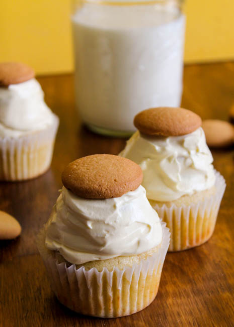 Banana Cupcakes with Vanilla Wafers Banana Cupcakes with Vanilla Wafers