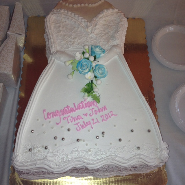 Beautiful Bridal Shower Cake
