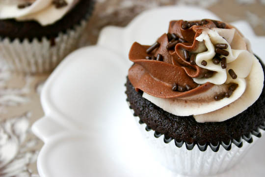 Chocolate and Cheesecake Cupcakes