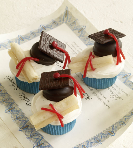 7 Photos of Creative Graduation Cupcakes