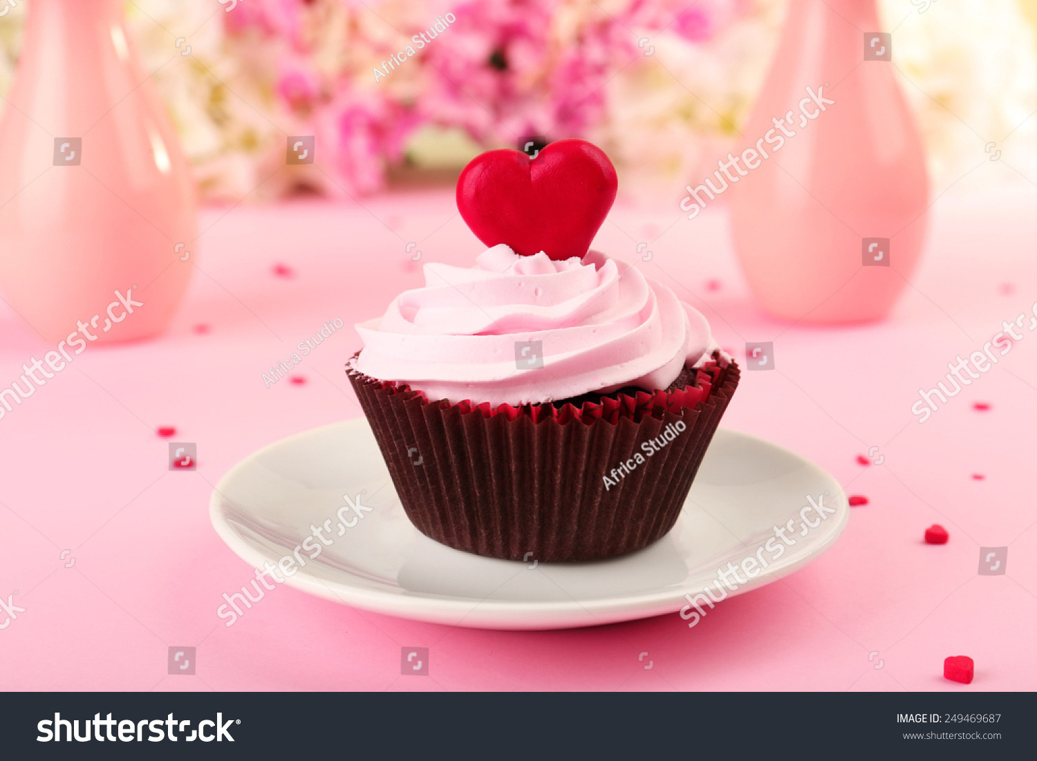 Delicious Valentine Day Cupcakes