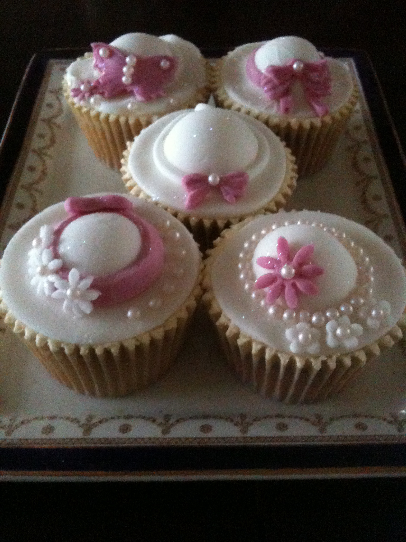 Easter Bonnet Cupcakes Easter Bonnet Cupcakes