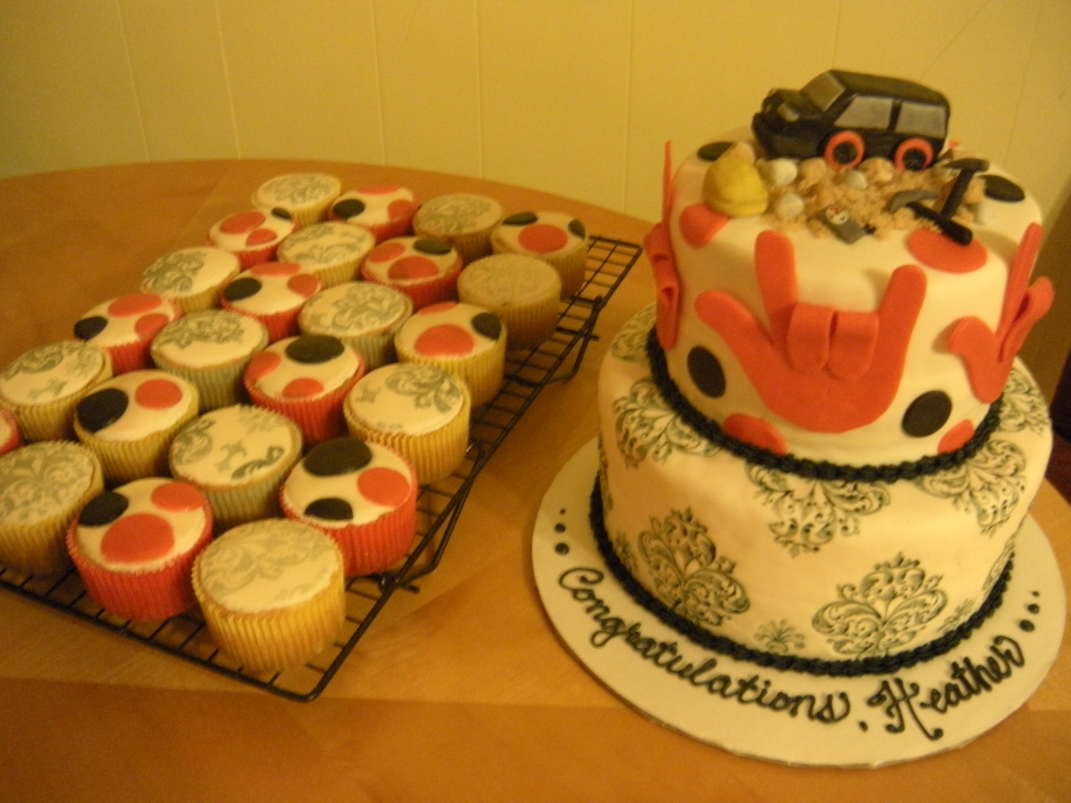 Graduation Cupcake Cake