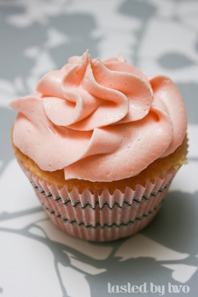 Guava and Cream Cheese Cupcake