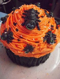 Halloween Giant Cupcake Cake