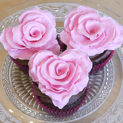 How to Draw a Heart Shaped Cake How to Draw a Heart Shaped Cake