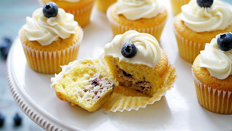 Lemon Cupcakes with Vanilla Frosting