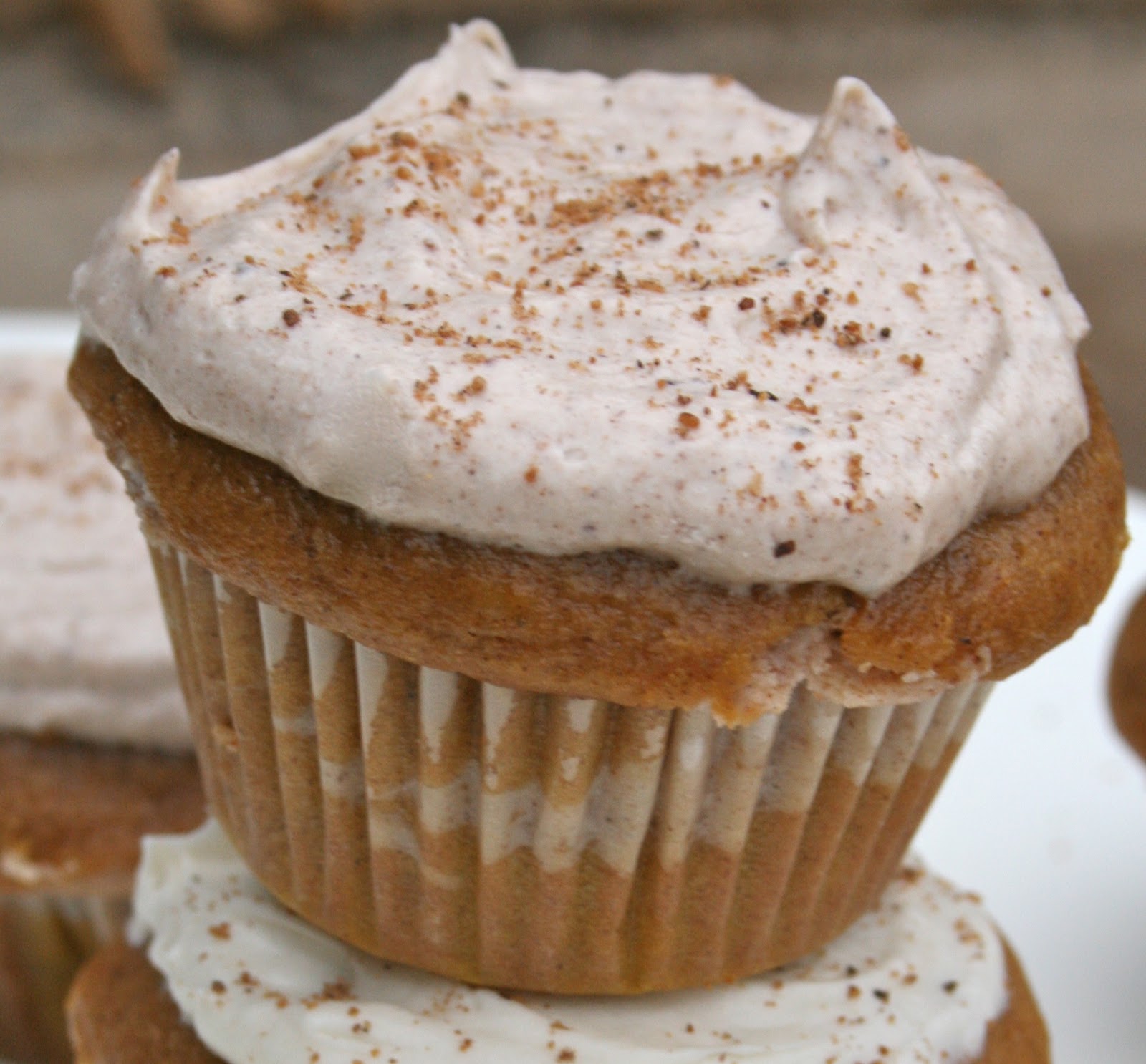 Photos of Pumpkin Cupcakes with Cheesecake Filling Photos of Pumpkin Cupcakes with Cheesecake Filling