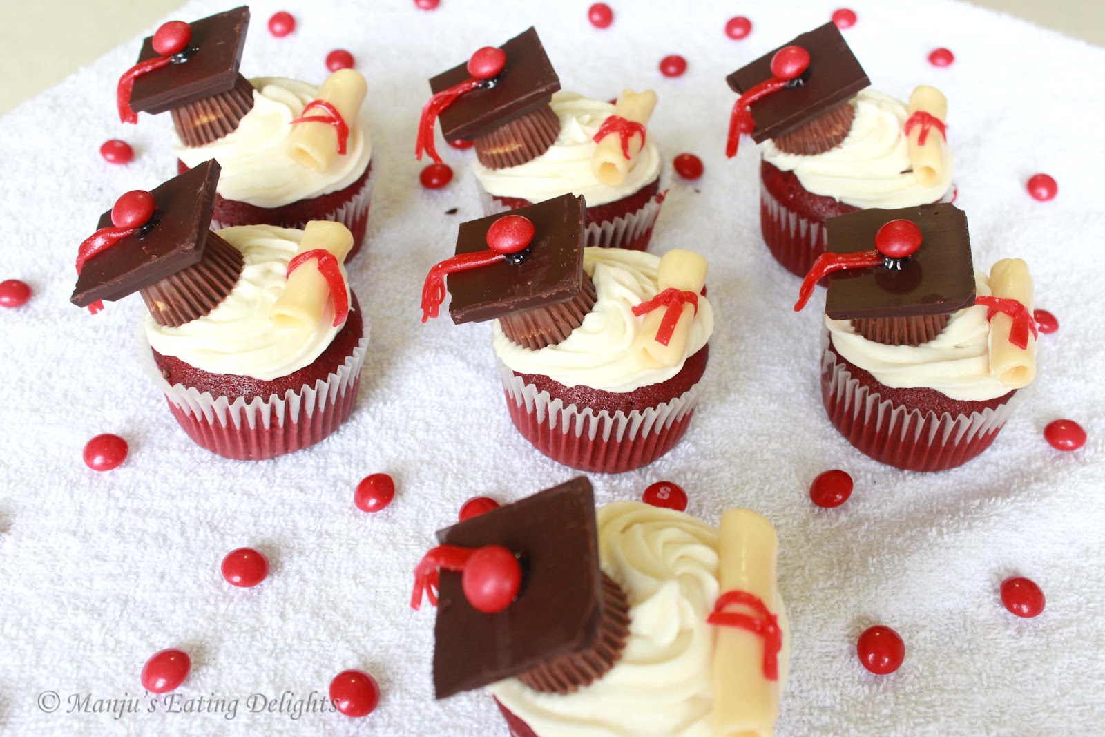 Red and White Graduation Cupcake Ideas