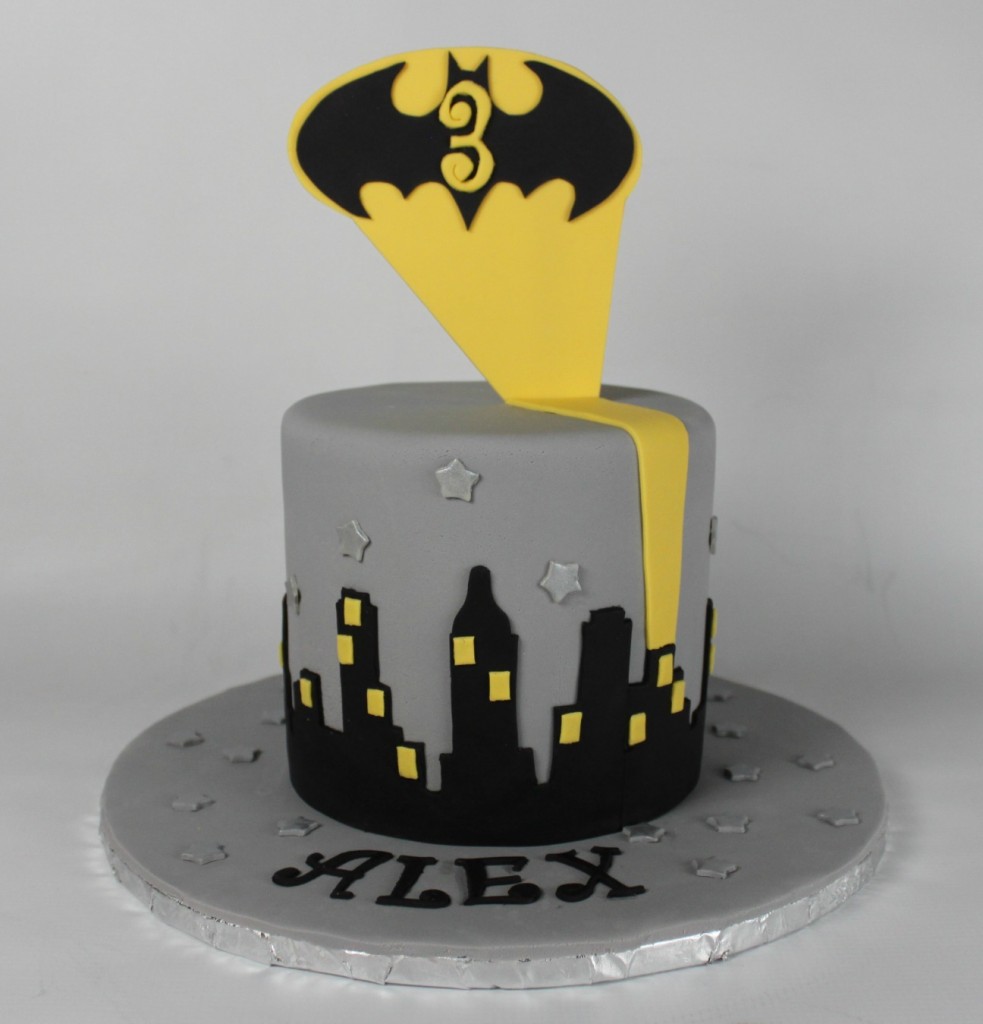 10 Photos of Small Batman Cakes 10 Photos of Small Batman Cakes