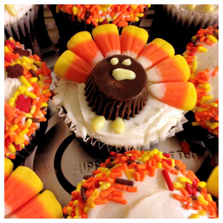Thanksgiving Turkey Cupcakes with Candy Corn