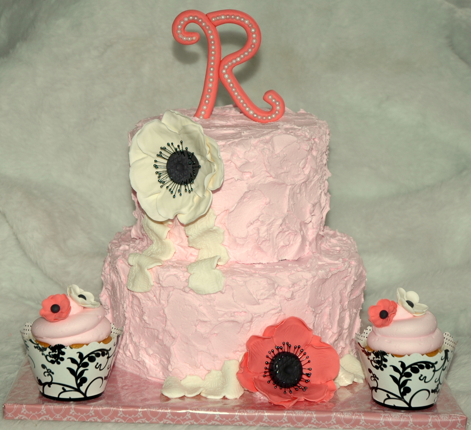 5 Photos of Shabby Chic Graduation Cakes