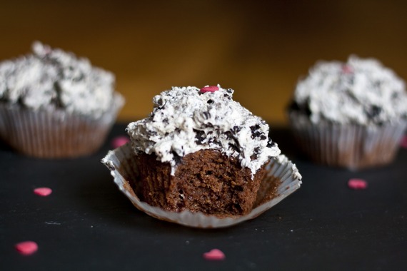 These Chocolate Yogurt Cupcakes