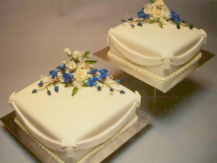 Two Tier Square Wedding Cake Two Tier Square Wedding Cake