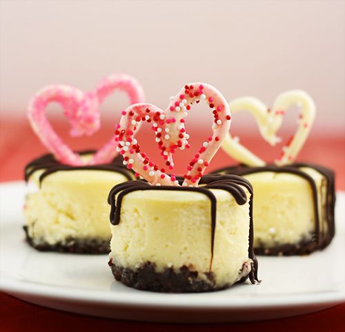 Valentine's Day Mini Cheesecakes Valentine's Day Mini Cheesecakes