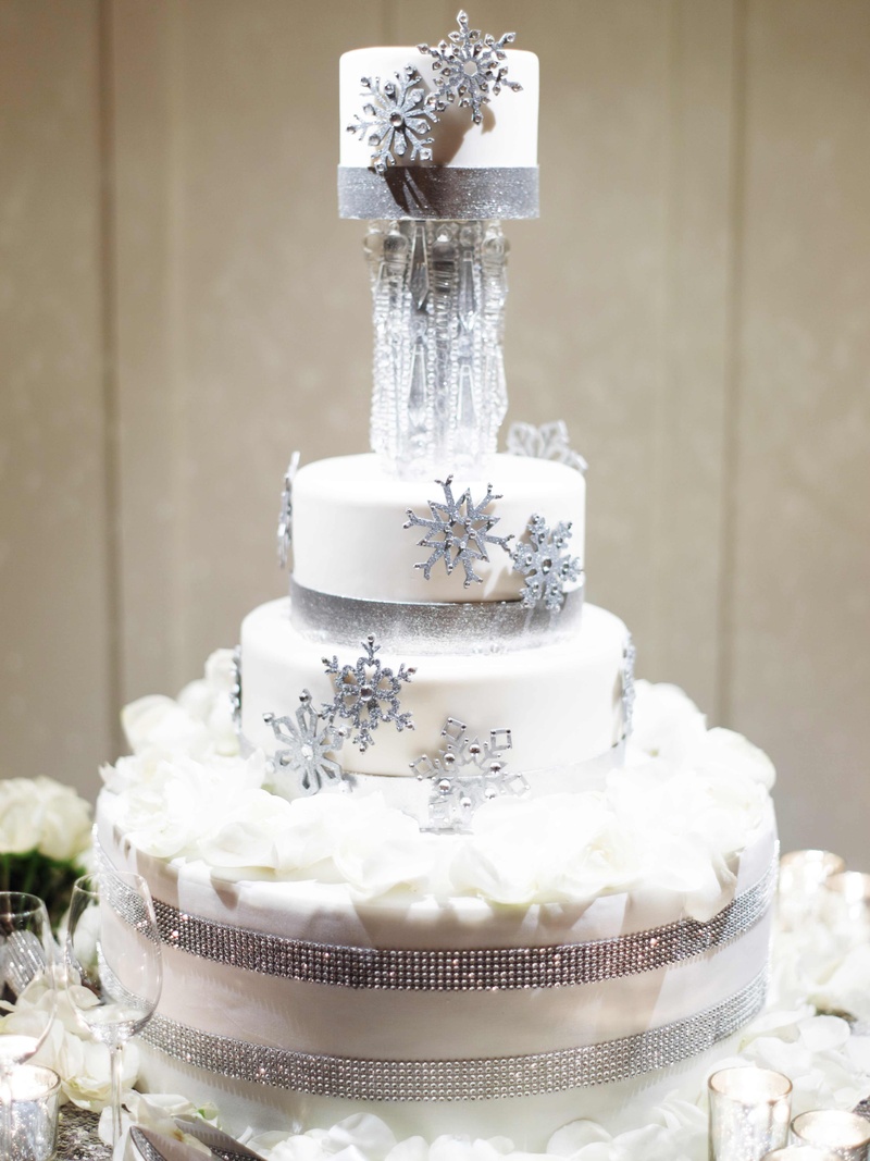 11 Unusual Wedding Cakes Snowflake Photo Winter Wedding Cake