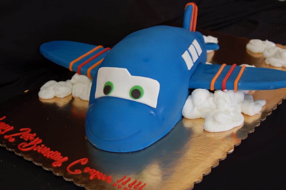 Airplane Birthday Cake