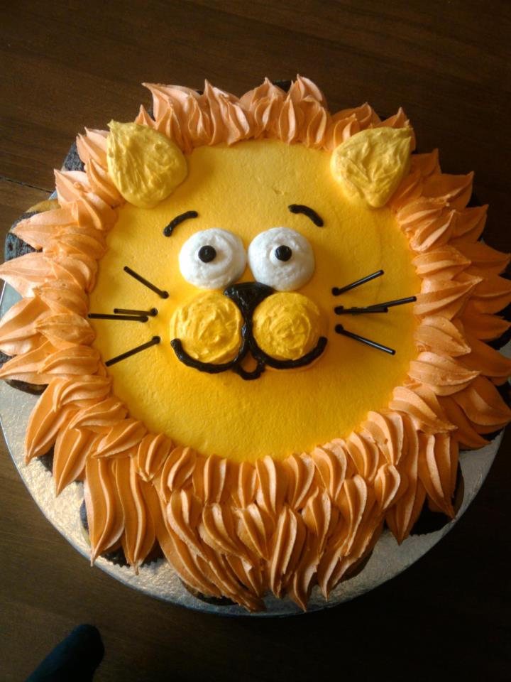 Birthday Lion Cupcake Cake