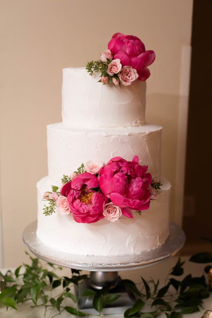 Black and White Round Wedding Cakes