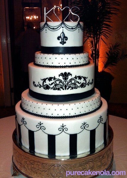 Black and White Wedding Cakes Gallery