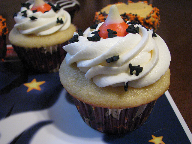 Black Cat Halloween Cupcakes