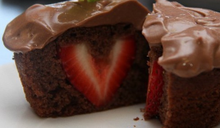 Chocolate Cupcakes with Strawberry Centers