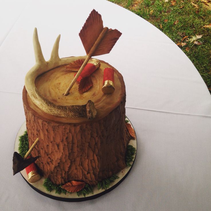 Deer Hunting Themed Grooms Cake