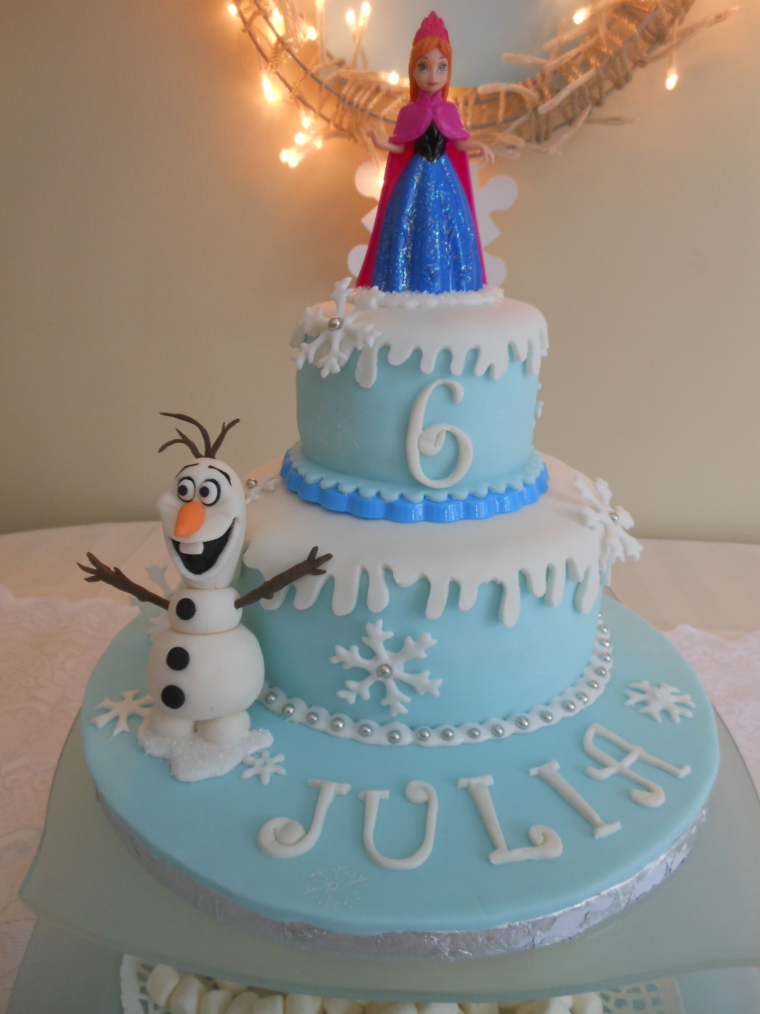 Disney Frozen Cake