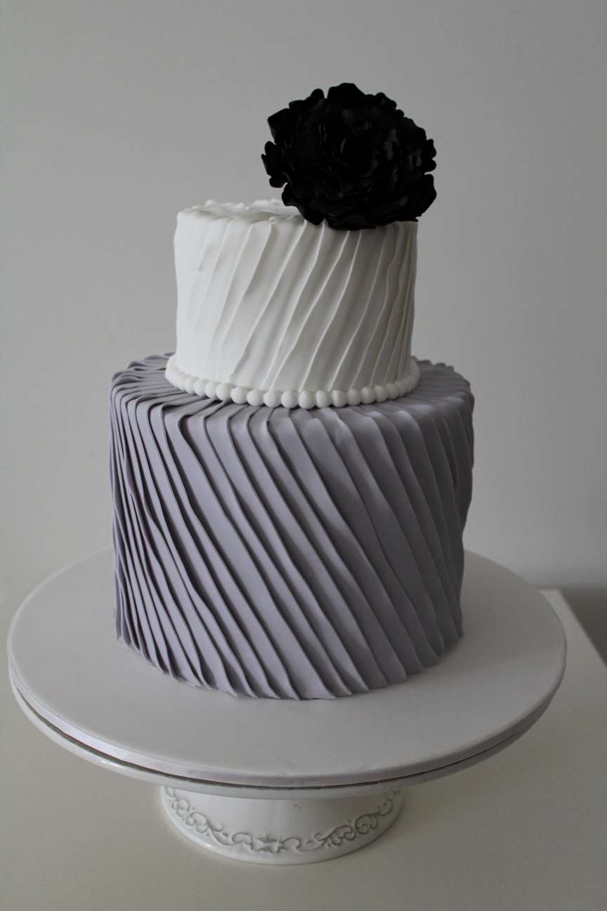 Double Barrel Wedding Cakes with Tiers