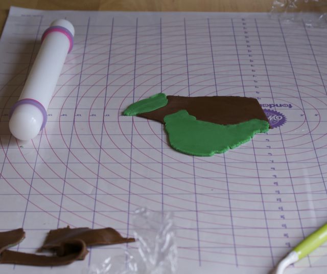 How to Make Camo Fondant How to Make Camo Fondant