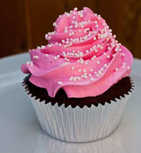 Italian Buttercream Frosting with Cupcake