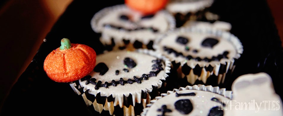 Jack Skeleton Halloween Cupcakes