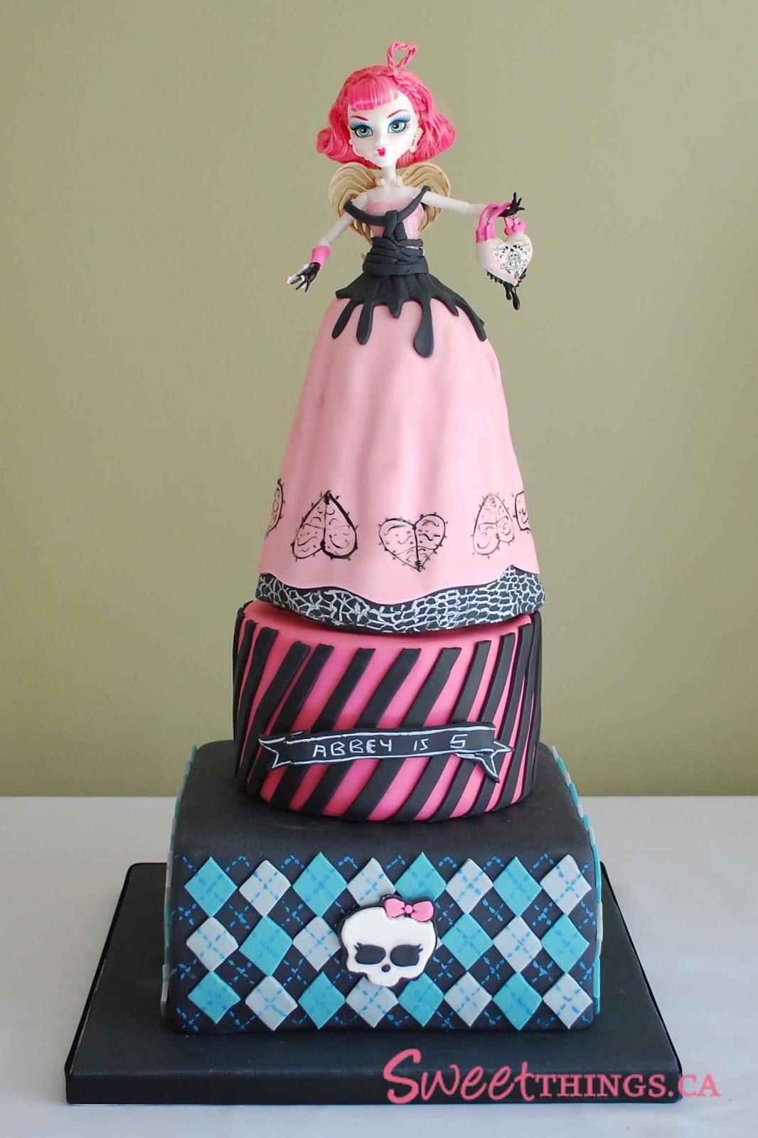 Monster High Cake