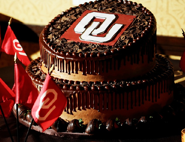 Ou Grooms Cake