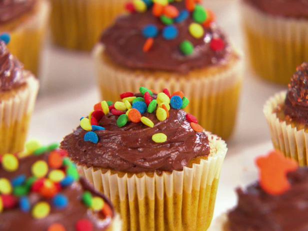 Pumpkin Cupcakes with Chocolate Frosting