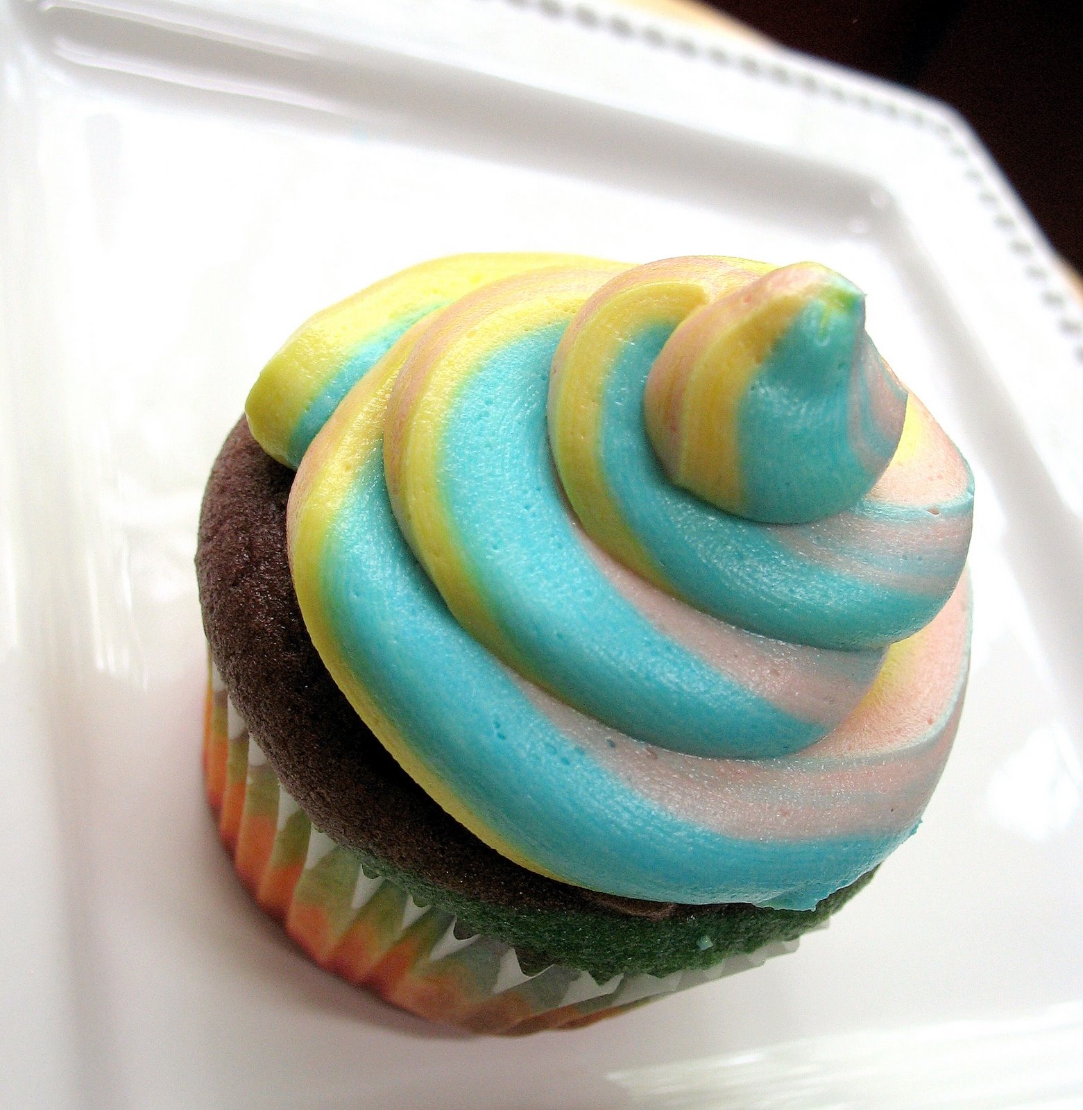 Rainbow Cupcakes with Frosting