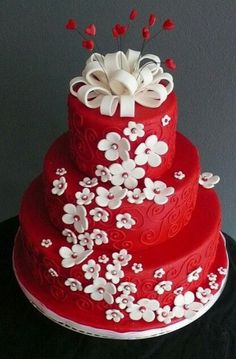 Red and White Fondant Cake Red and White Fondant Cake